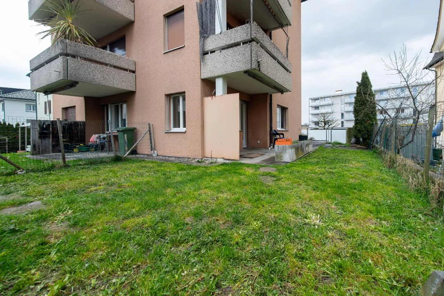 1.5 Zi-Single-Wohnung mit grossem Rasenanteil - Foto 5 von 5