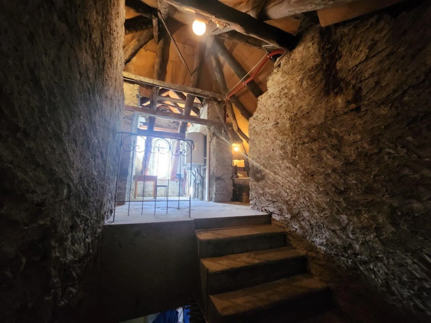 Casa storica plurifamiliare con rustico nel cuore di Avegno - Foto 12 di 12