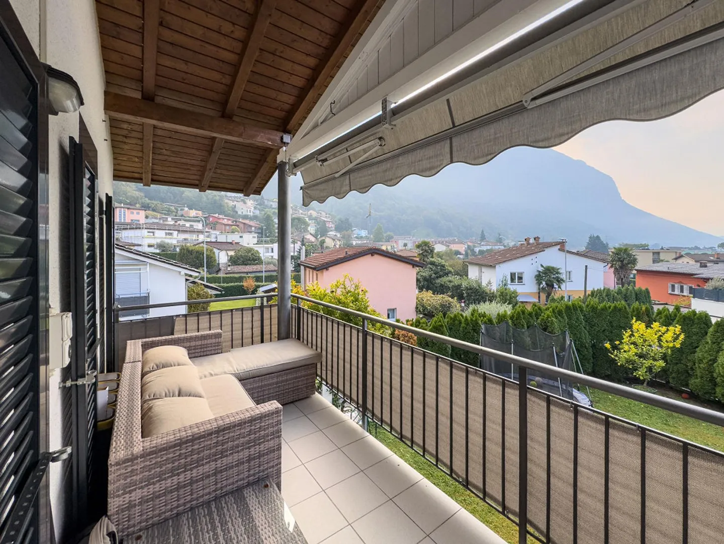 Casa bifamiliare con giardino a Melano - Foto 11 di 15