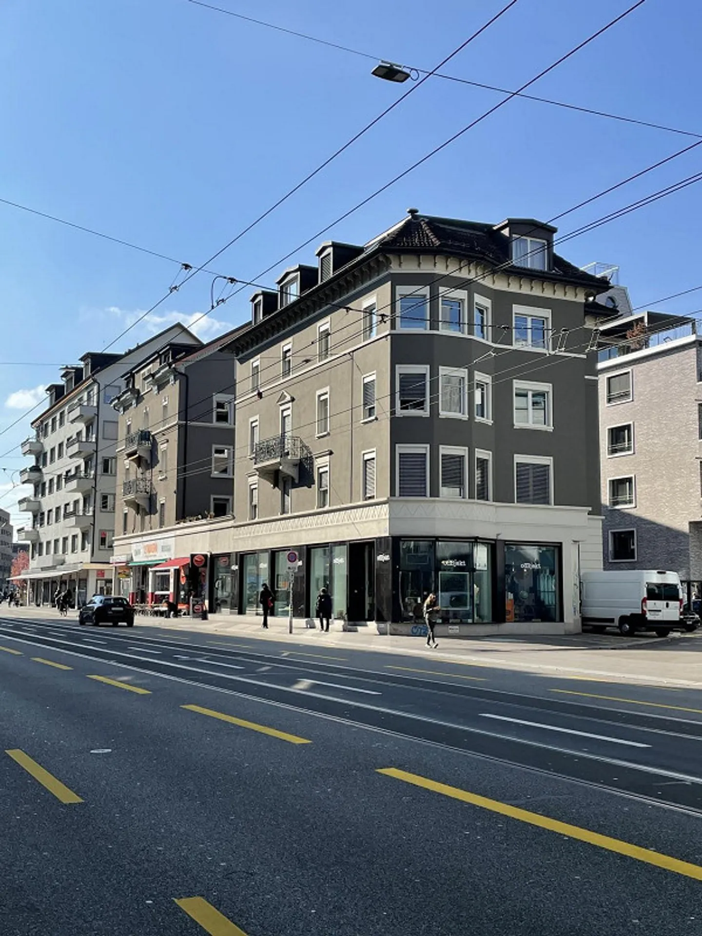 Zmitzt in the Kitchen - Your new office at the pulse of Zurich - Photo 1 of 8