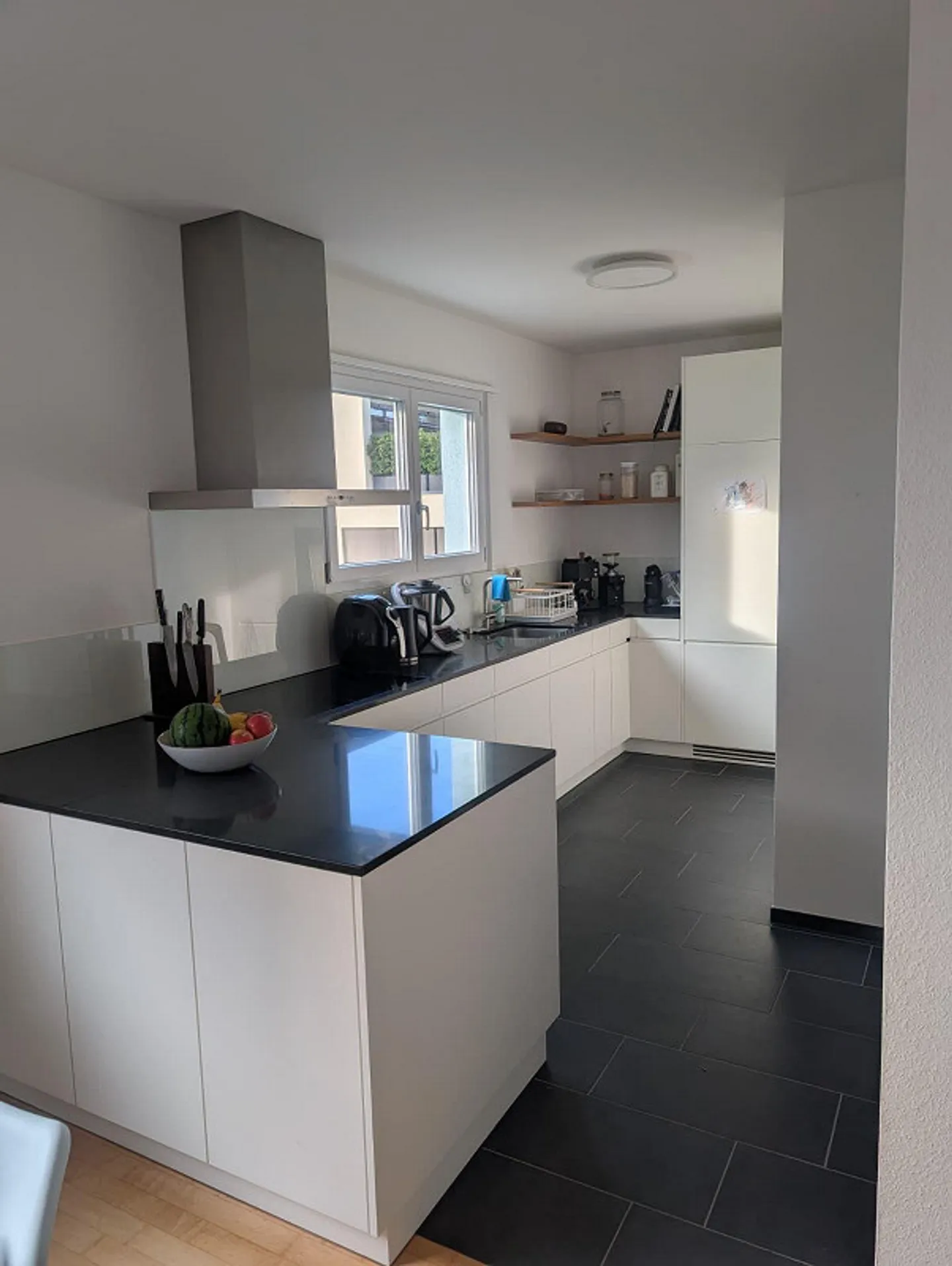 4 Room Apartment - Photo 3 of 7