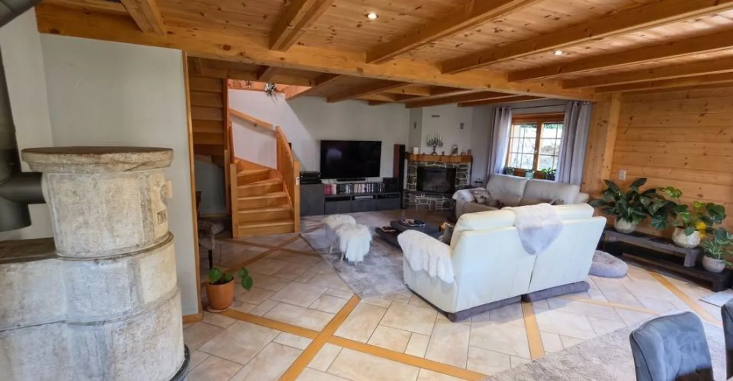 Renovated Chalet - Authenticity & Village Proximity - Photo 4 of 13