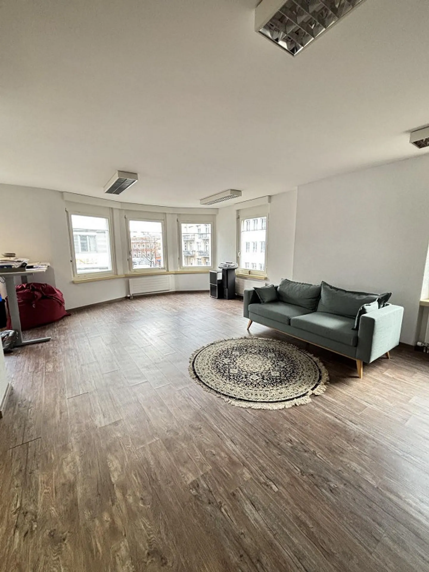 Zmitzt in the Kitchen - Your new office at the pulse of Zurich - Photo 4 of 8