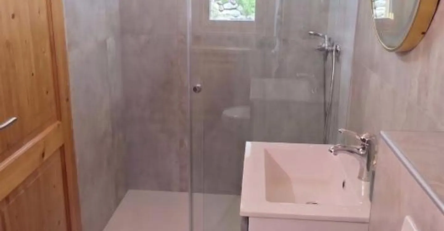Renovated Chalet - Authenticity & Village Proximity - Photo 8 of 13