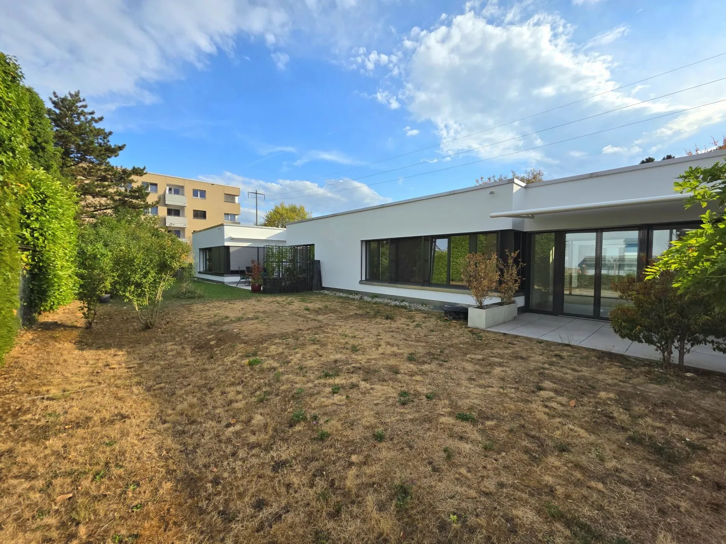 Garden apartment with townhouse character - stylish living in high quality - Photo 2 of 12