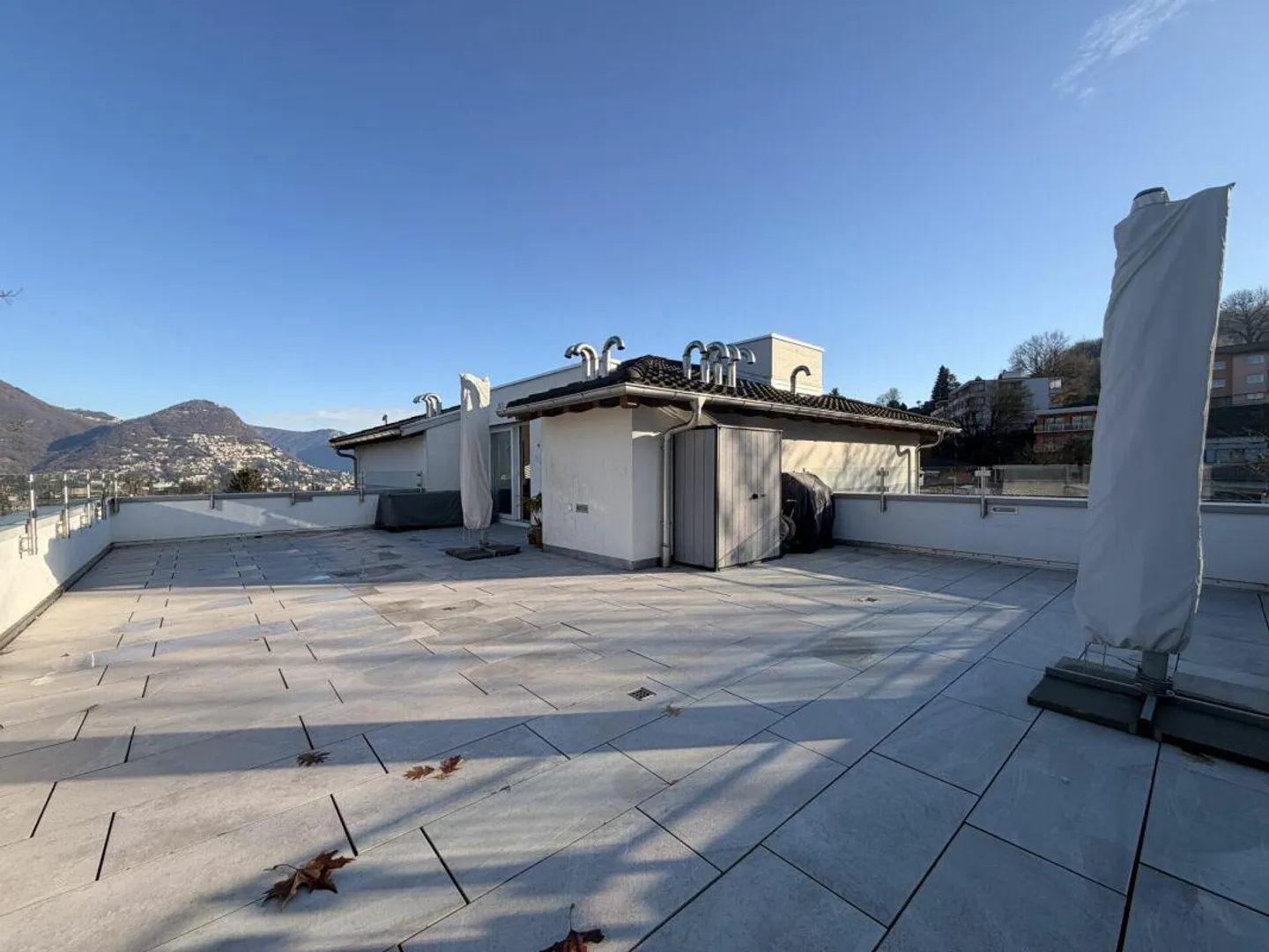 BREGANZONA · 159 M2 DUPLEX-PENTHOUSE MIT 100 M2 TERRASSE · LICHT · PRIVATSPHÄRE · FAMILIENRAUM - Foto 7 von 18