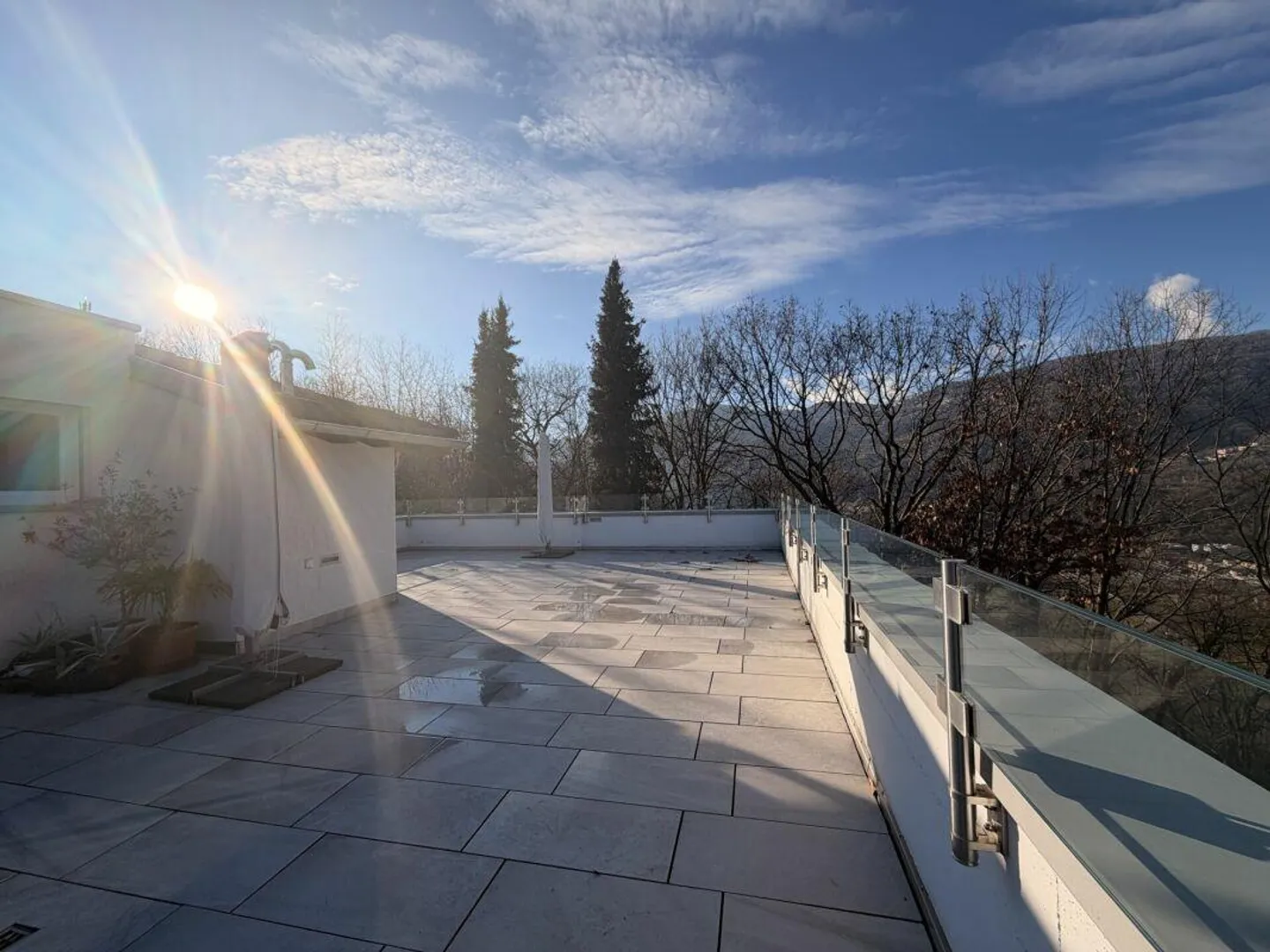 BREGANZONA · 159 M2 DUPLEX-PENTHOUSE MIT 100 M2 TERRASSE · LICHT · PRIVATSPHÄRE · FAMILIENRAUM - Foto 8 von 18