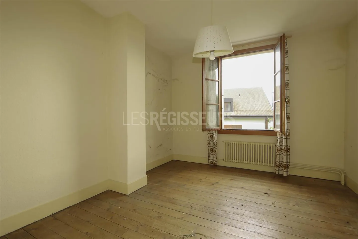 Casa con 11 stanze - Foto 4 di 5