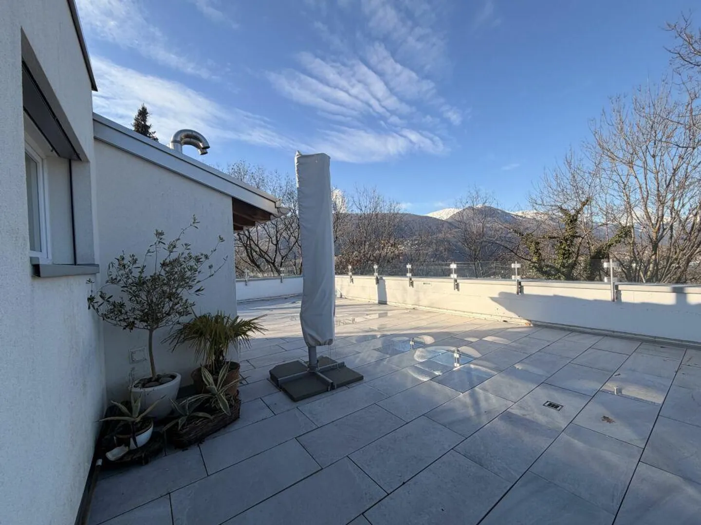 BREGANZONA · 159 M2 DUPLEX-PENTHOUSE MIT 100 M2 TERRASSE · LICHT · PRIVATSPHÄRE · FAMILIENRAUM - Foto 9 von 18