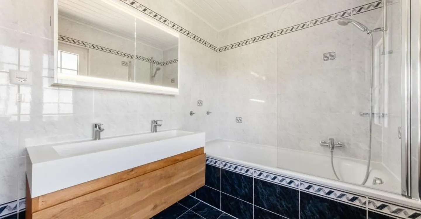 Villa individuelle de 8,5 pièces dans un environnement préservé - Photo 8 of 11