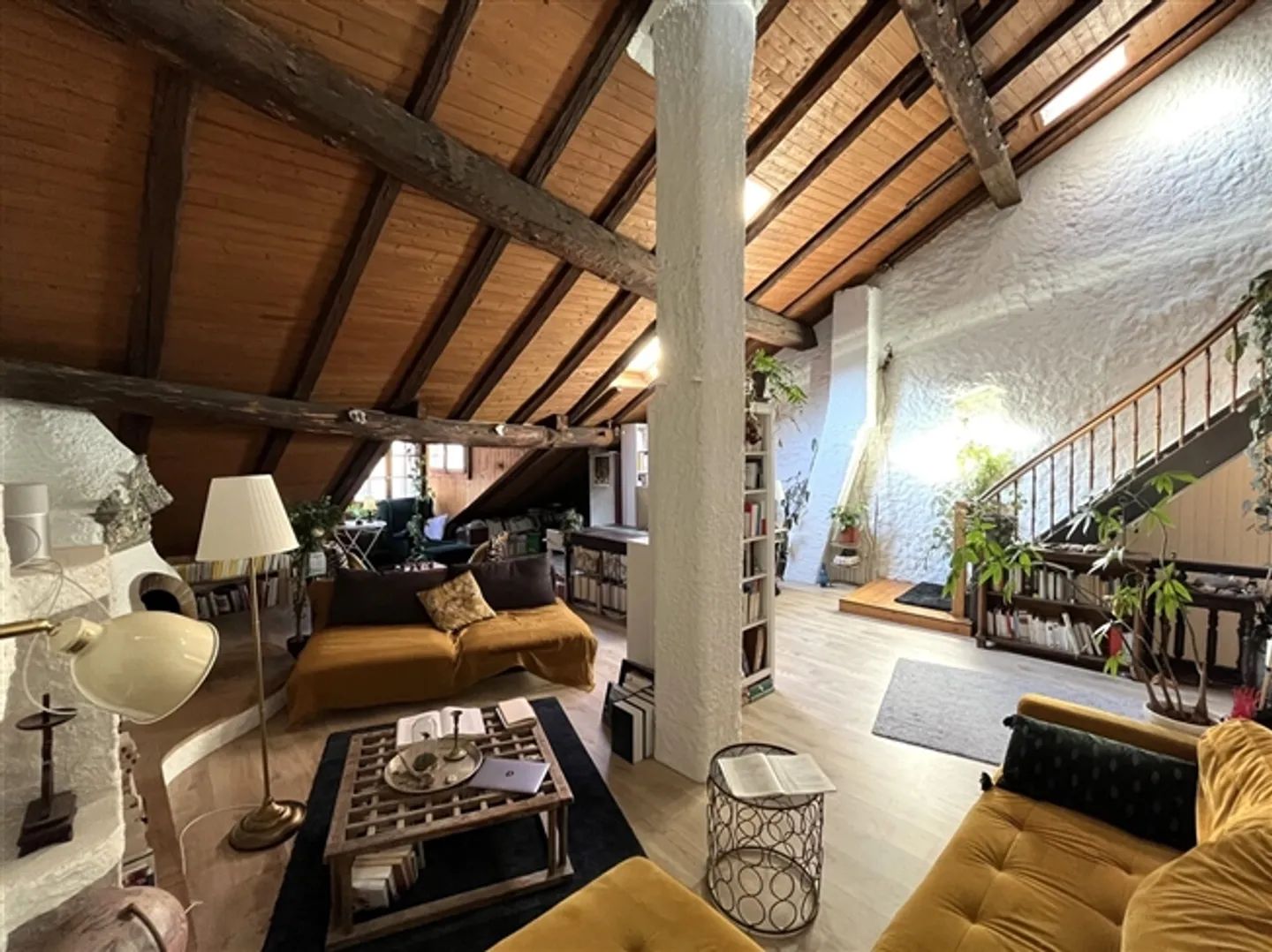 3.5 Rooms, Unusual for 170 m² in the Heart of Vevey - Photo 2 of 15