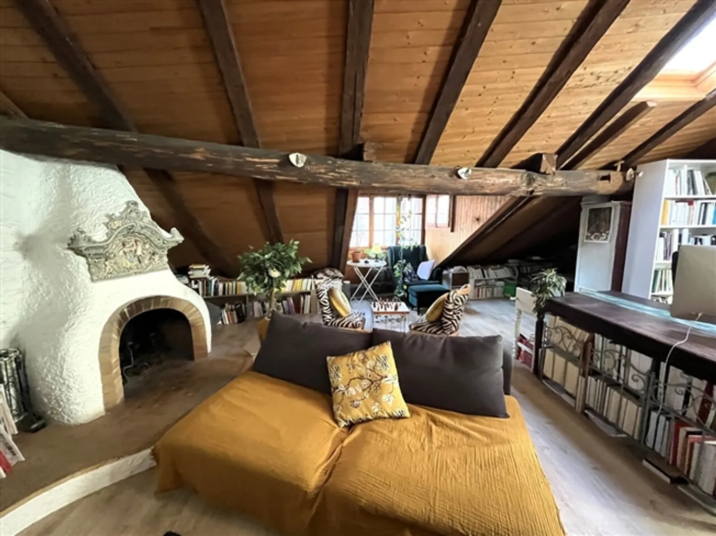 3.5 Rooms, Unusual for 170 m² in the Heart of Vevey - Photo 3 of 15