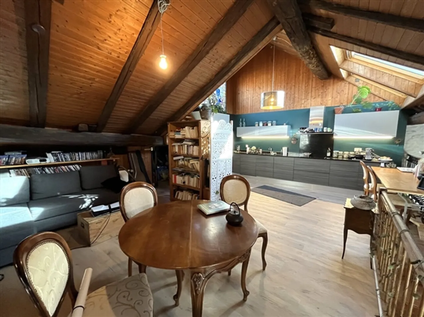 3.5 Rooms, Unusual for 170 m² in the Heart of Vevey - Photo 5 of 15