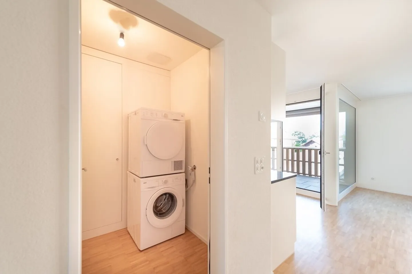 High-quality 3.5-room apartment at the foot of the Jura - Photo 6 of 8