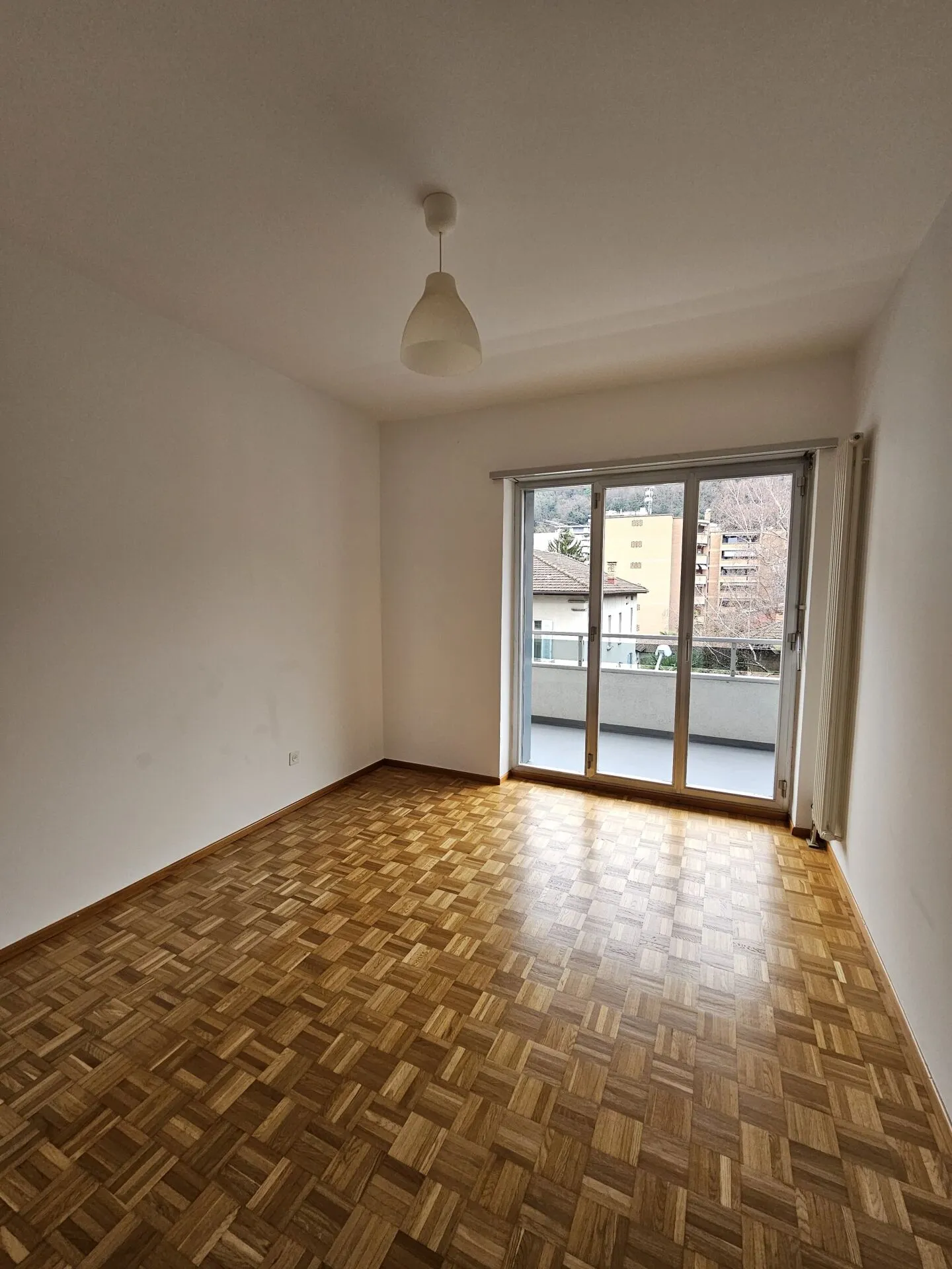 3.5 rooms a few steps from the center - Photo 5 of 6