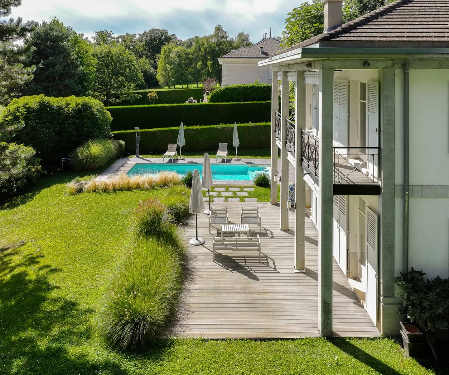 Propriété de prestige entourée de verdure à Lausanne - Photo 2 sur 9