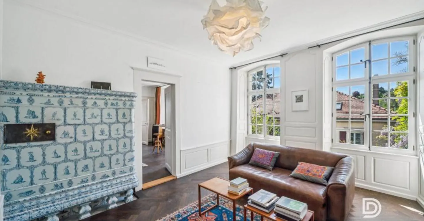Sumptuous renovated mansion with care, with city garden and absolute calm - Photo 4 of 13