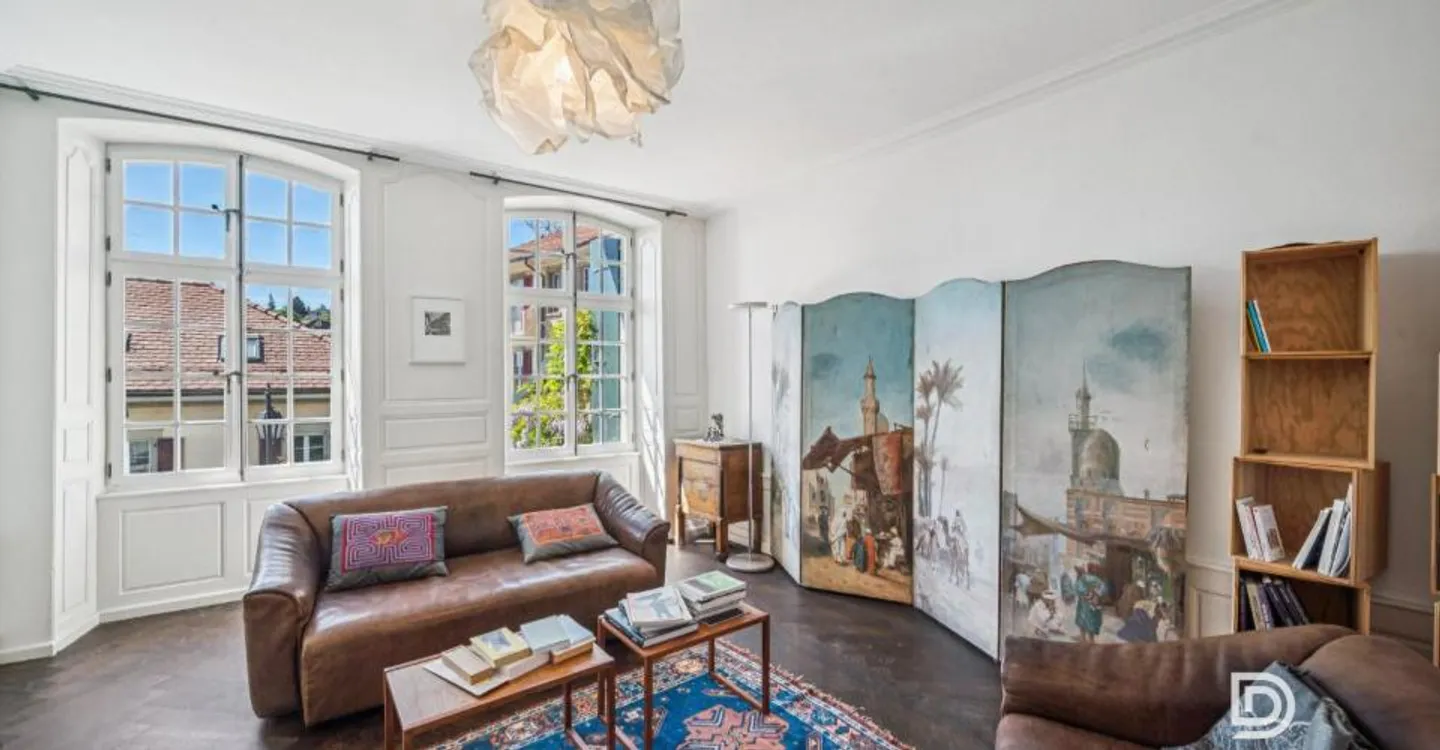 Sumptuous renovated mansion with care, with city garden and absolute calm - Photo 5 of 13