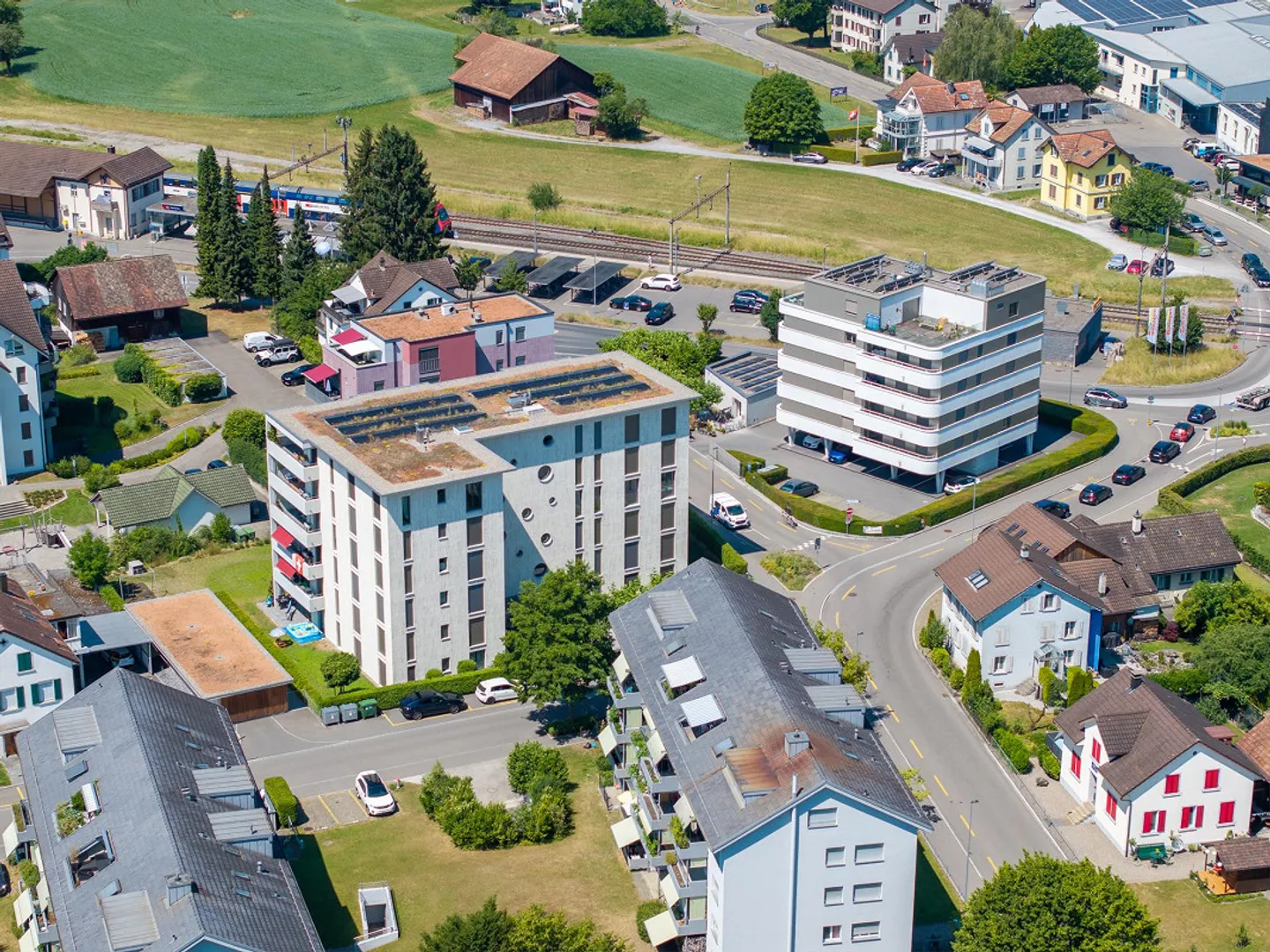 Appartement 4.5 pièces avec vue — calme, central, proche de Zurich - Photo 1 sur 9