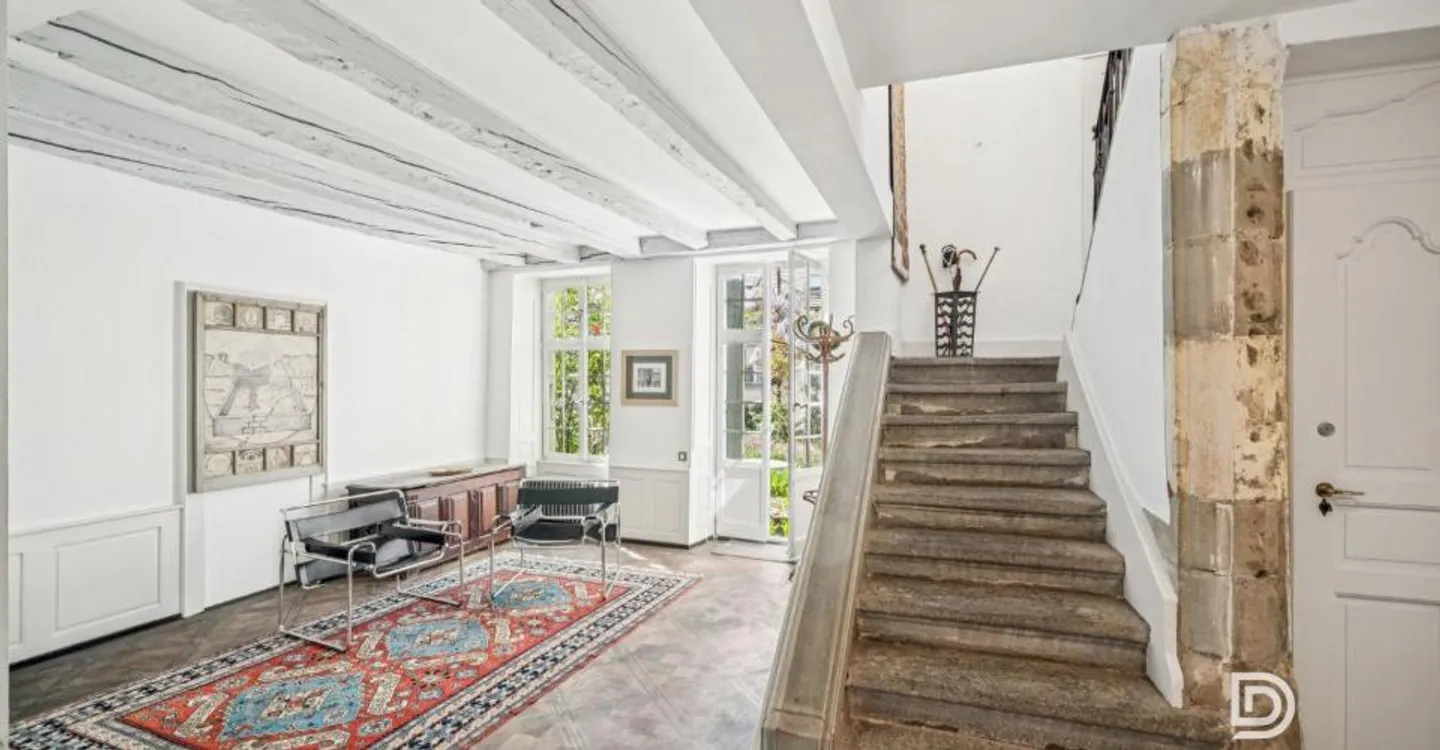 Sumptuous renovated mansion with care, with city garden and absolute calm - Photo 10 of 13