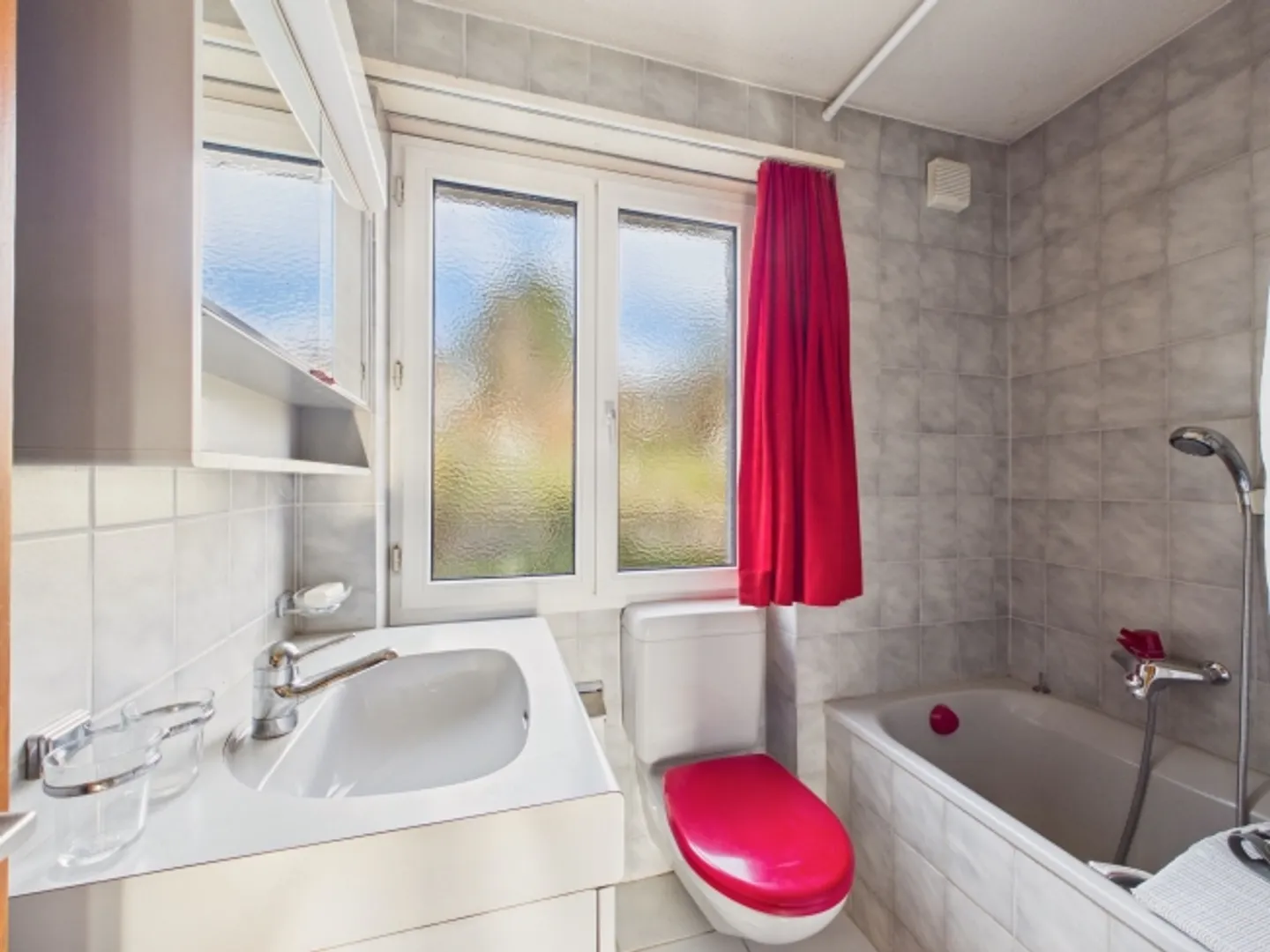 Ampia casa unifamiliare con 7 stanze e vista a Nuglar - Foto 10 di 13