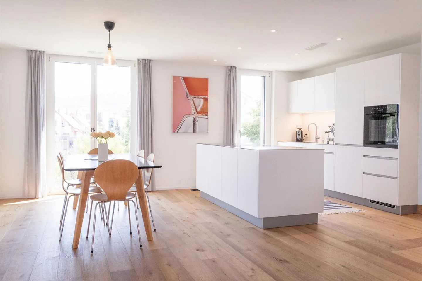 Appartement 4.5 pièces avec vue — calme, central, proche de Zurich - Photo 2 sur 9