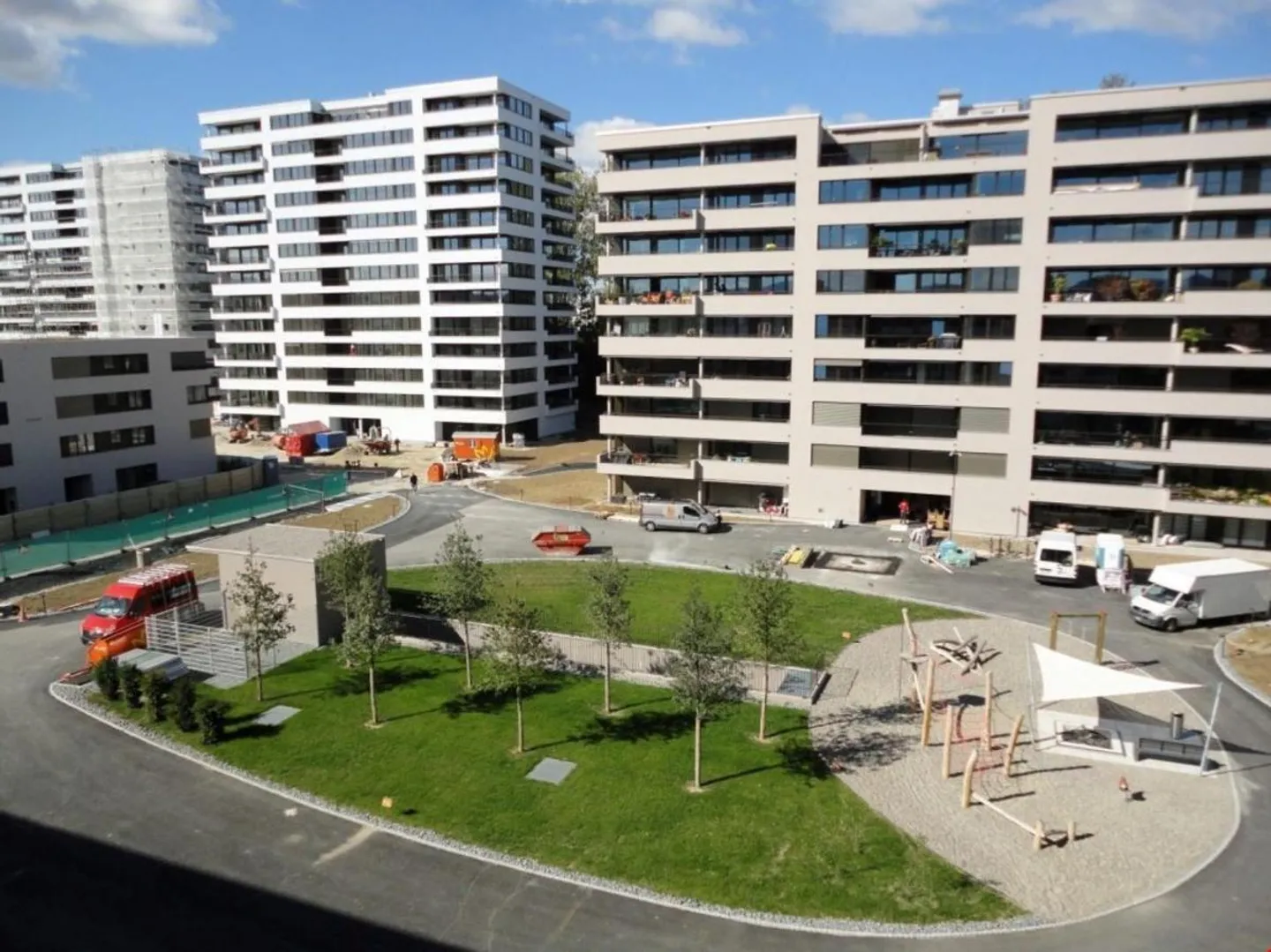 Luxus im Grünen - Moderne 3.5-Zi -WG, grosser Balkon, UGG, 2 Badzimmer, Allschwil, 15min zur City - Foto 1 von 5