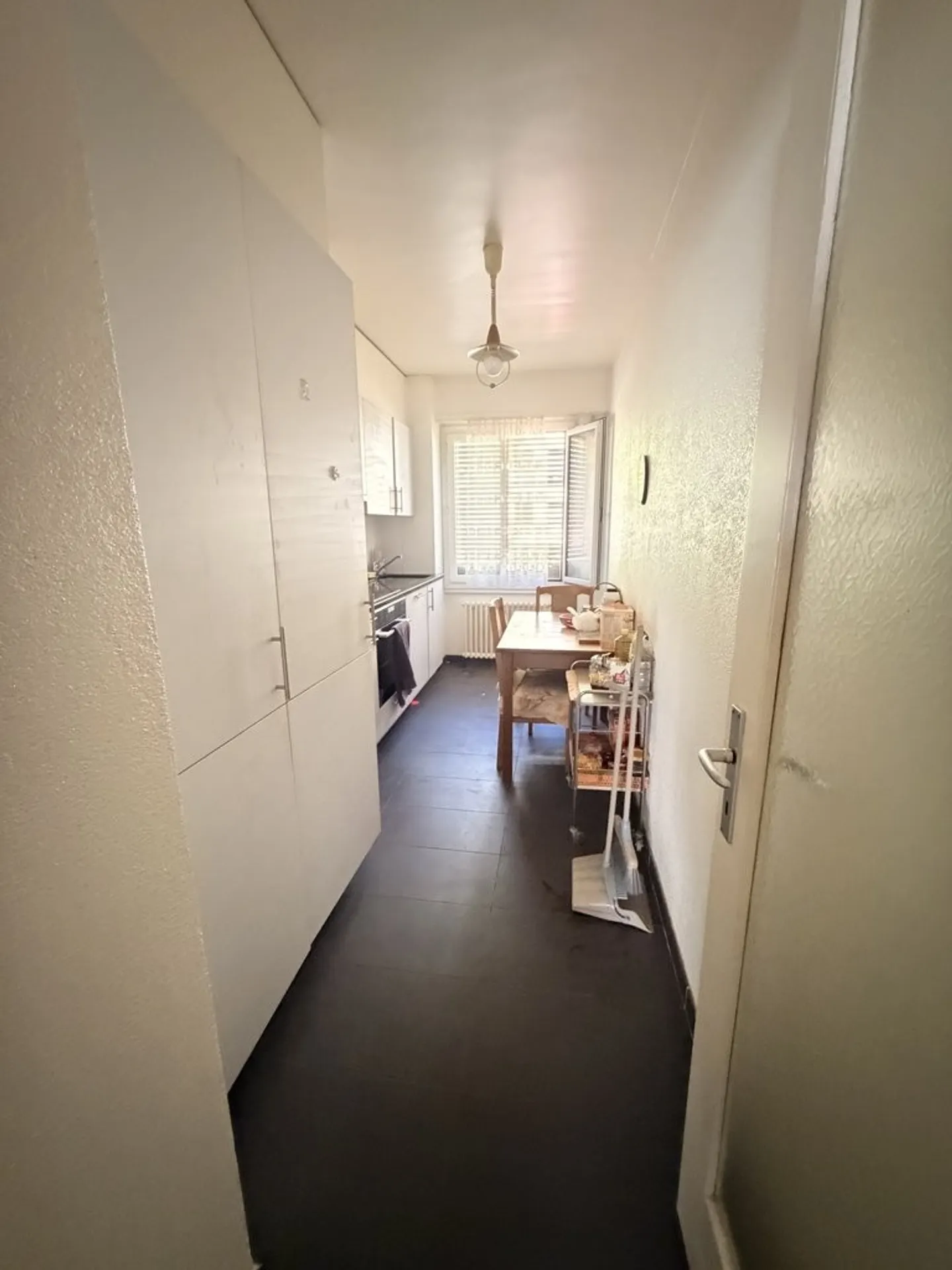 Charming Apartment in Dynamic Area - Photo 4 of 5