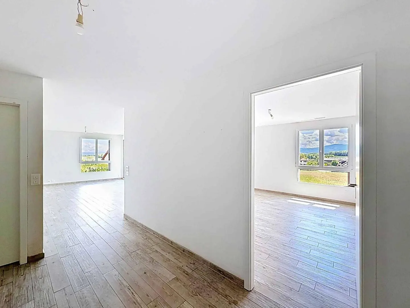 EXCLUSIVITÉ - Appartement lumineux de 3,5 pièces avec loggia - Photo 8 sur 11
