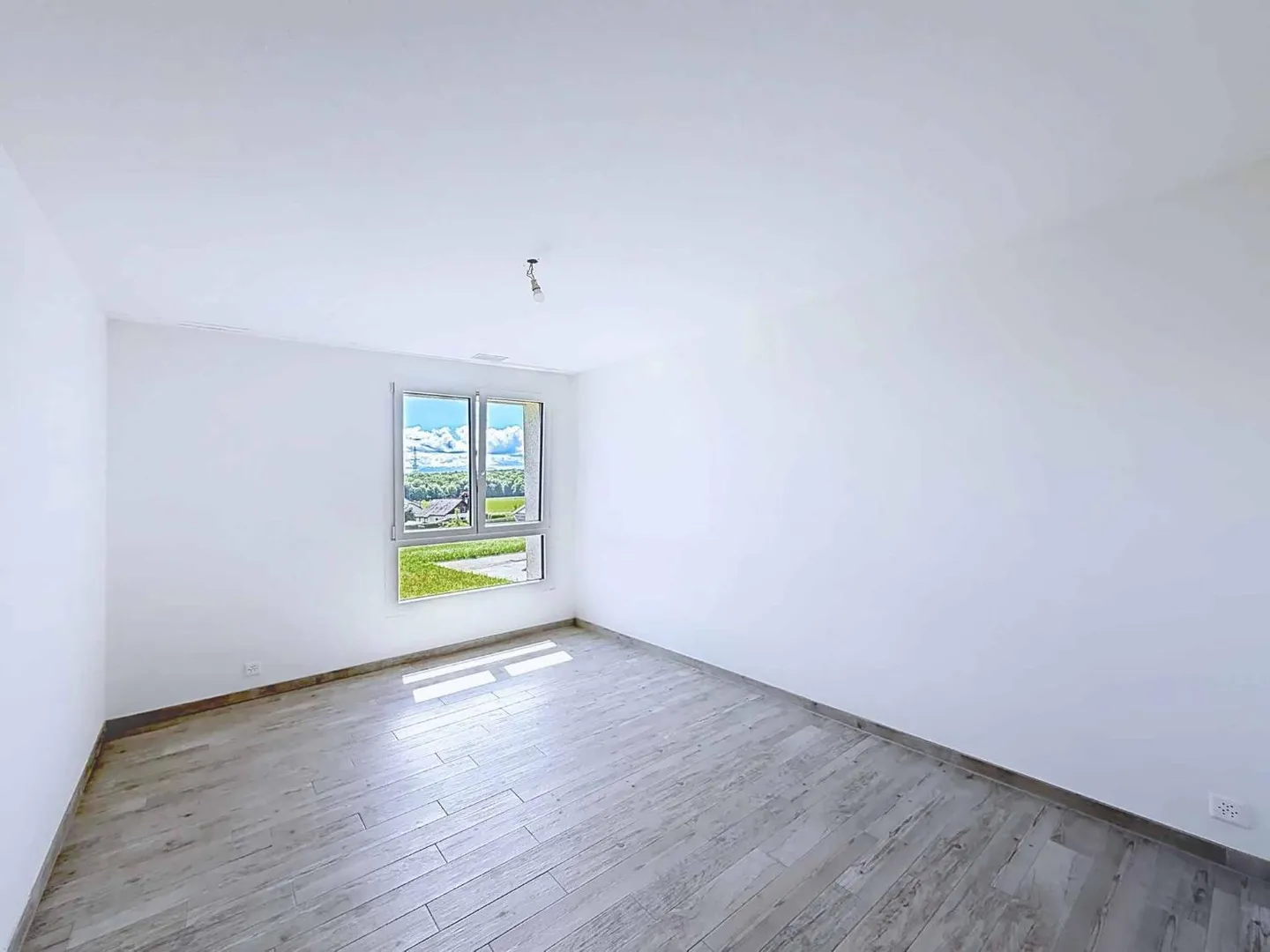 EXCLUSIVITÉ - Appartement lumineux de 3,5 pièces avec loggia - Photo 9 sur 11