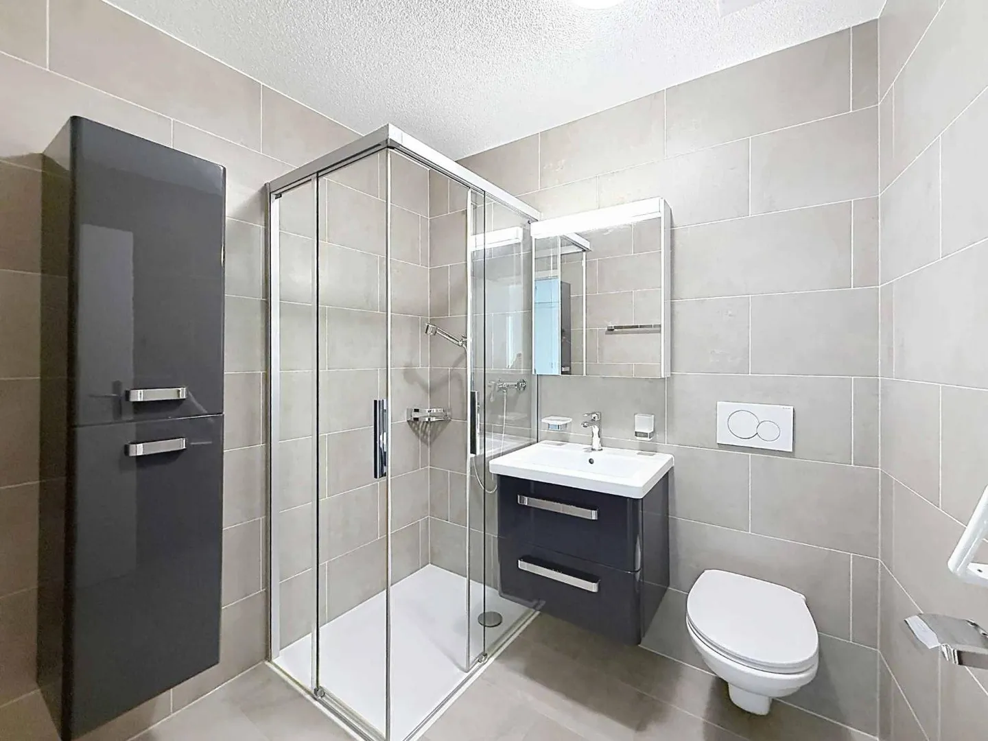 EXCLUSIVITÉ - Appartement lumineux de 3,5 pièces avec loggia - Photo 10 sur 11