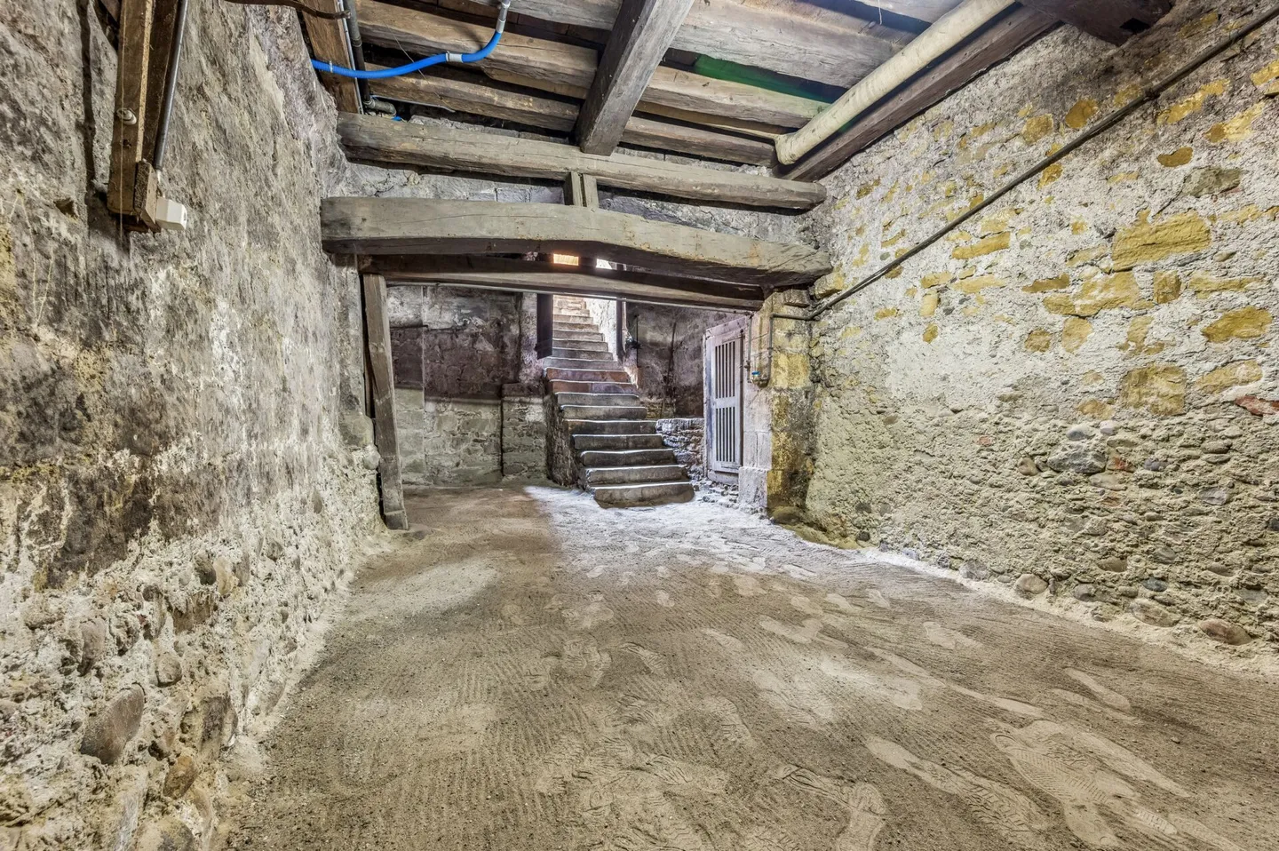 Historisches Mehrfamilienhaus in Murten - Foto 13 von 16