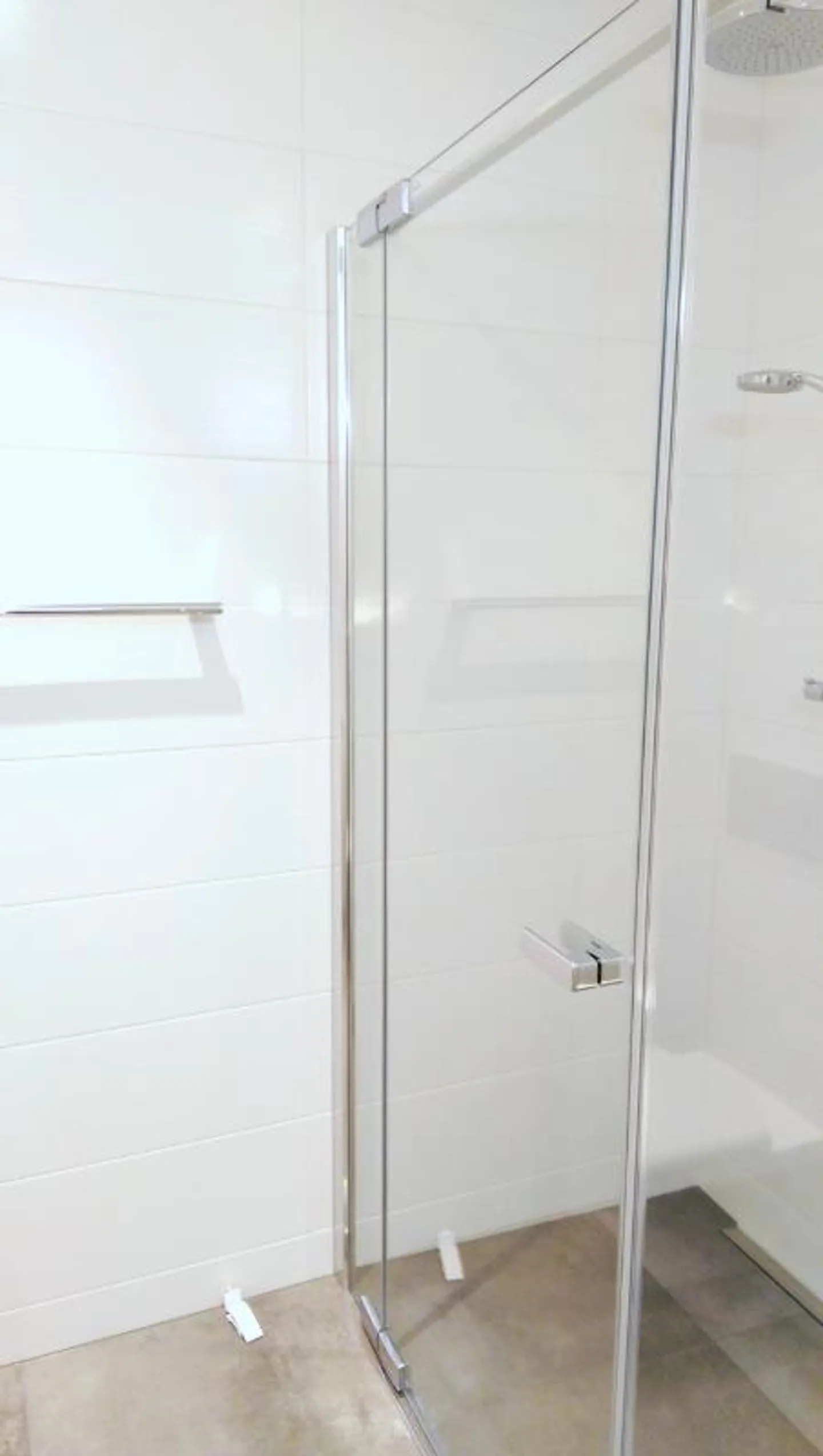 Luxus im Grünen - Moderne 3.5-Zi -WG, grosser Balkon, UGG, 2 Badzimmer, Allschwil, 15min zur City - Foto 2 von 5