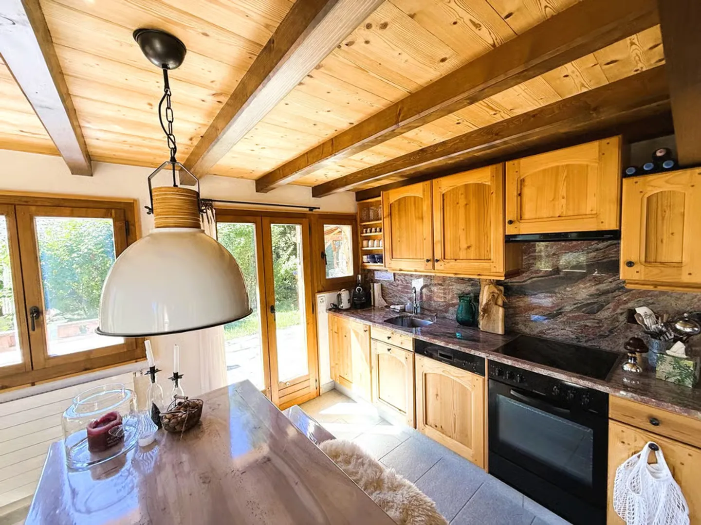 For sale in the Tzoumaz resort in the heart of the 4 Valleys very beautiful chalet - Photo 4 of 13