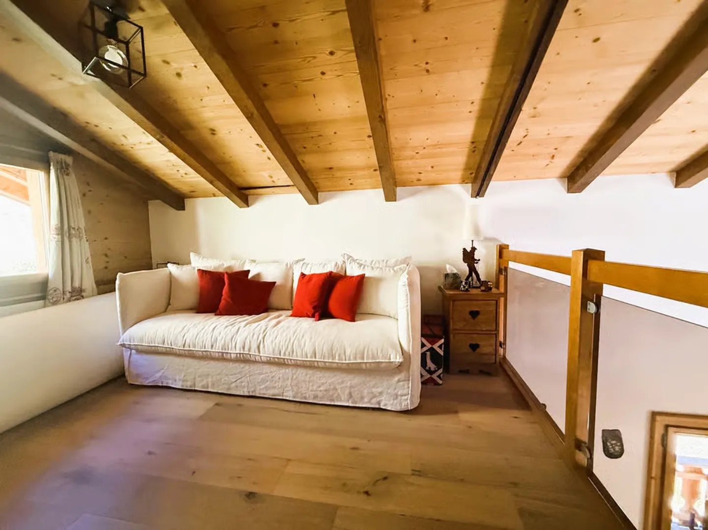 For sale in the Tzoumaz resort in the heart of the 4 Valleys very beautiful chalet - Photo 6 of 13
