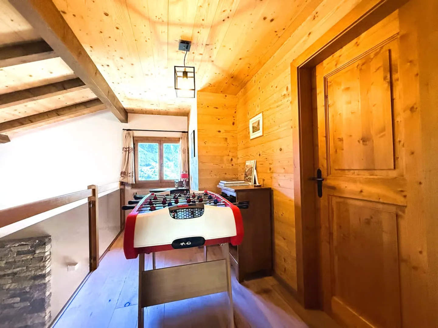 For sale in the Tzoumaz resort in the heart of the 4 Valleys very beautiful chalet - Photo 7 of 13