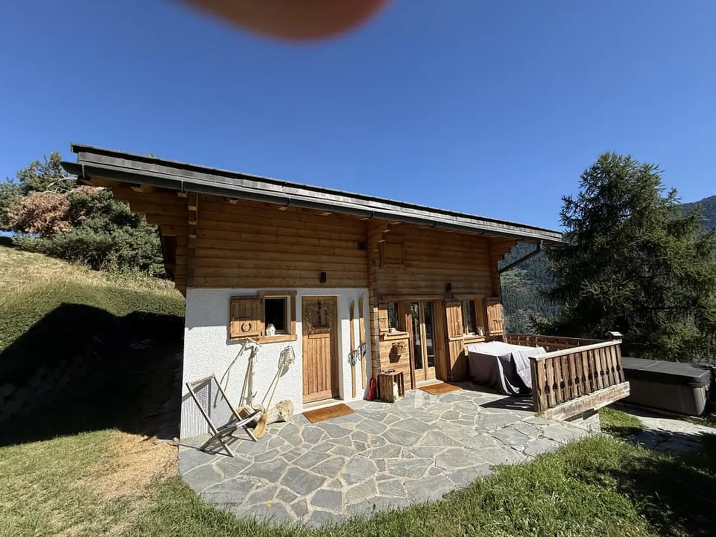 For sale in the Tzoumaz resort in the heart of the 4 Valleys very beautiful chalet - Photo 12 of 13