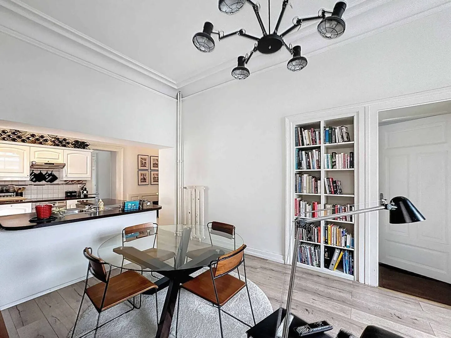 Magnifique appartement de 3,5 pièces de 98 m2 - Élégance de l'époque - Photo 3 sur 13