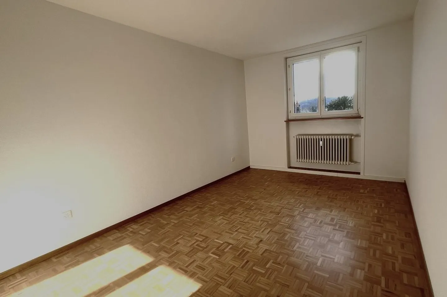 Accogliente appartamento mansardato con 3 camere nel tranquillo quartiere della "Champagne" - Foto 6 di 7