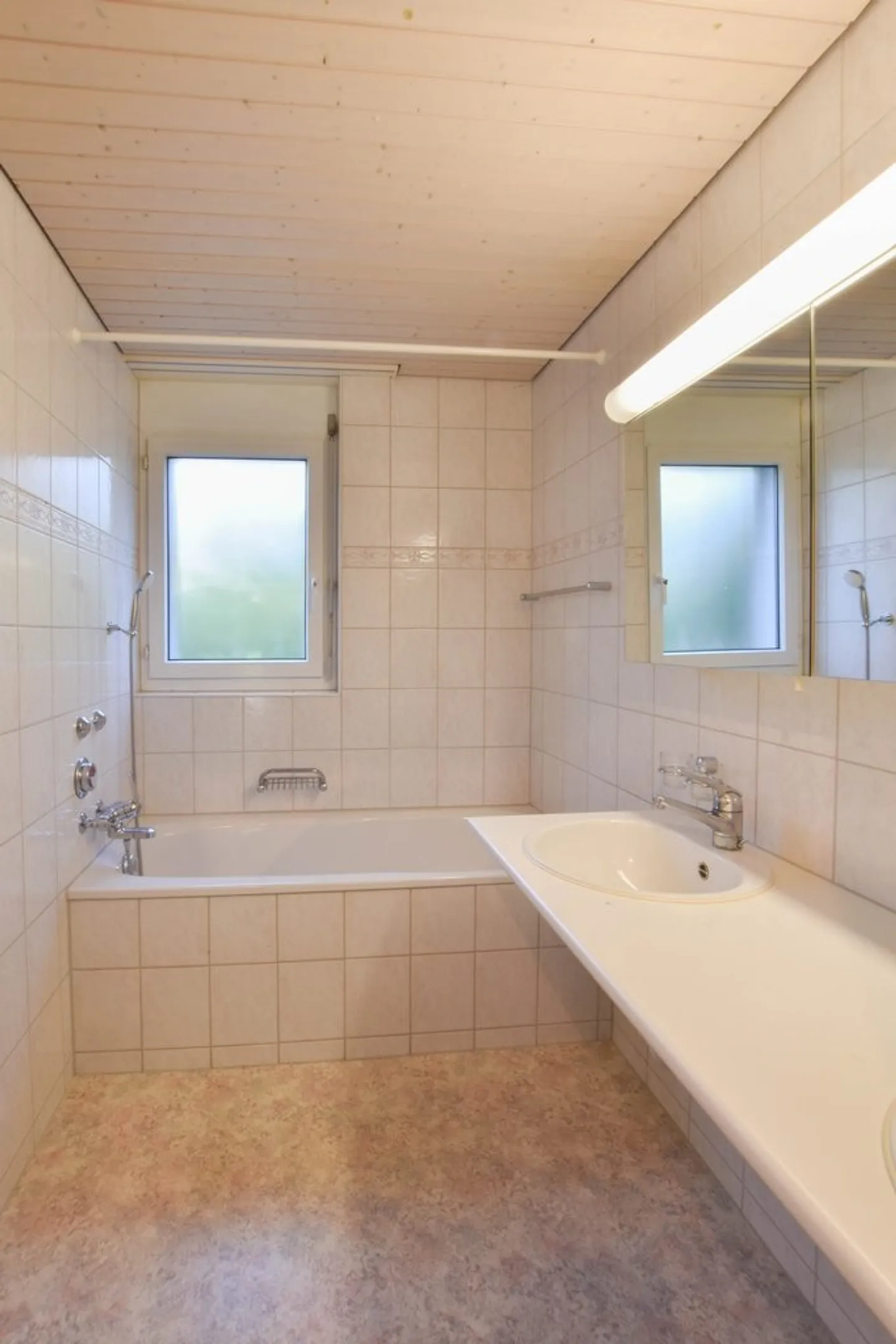 Appartement familial parfait au 1er étage avec buanderie privée - Photo 11 sur 12