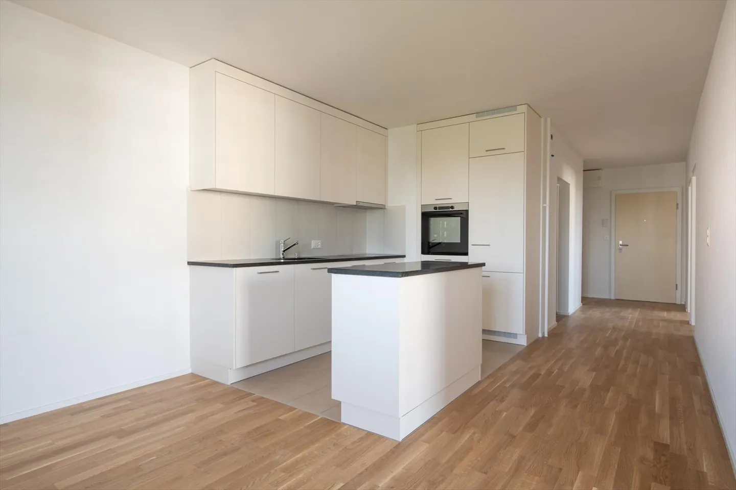 Appartement spacieux en dehors du centre-ville - Photo 3 sur 7