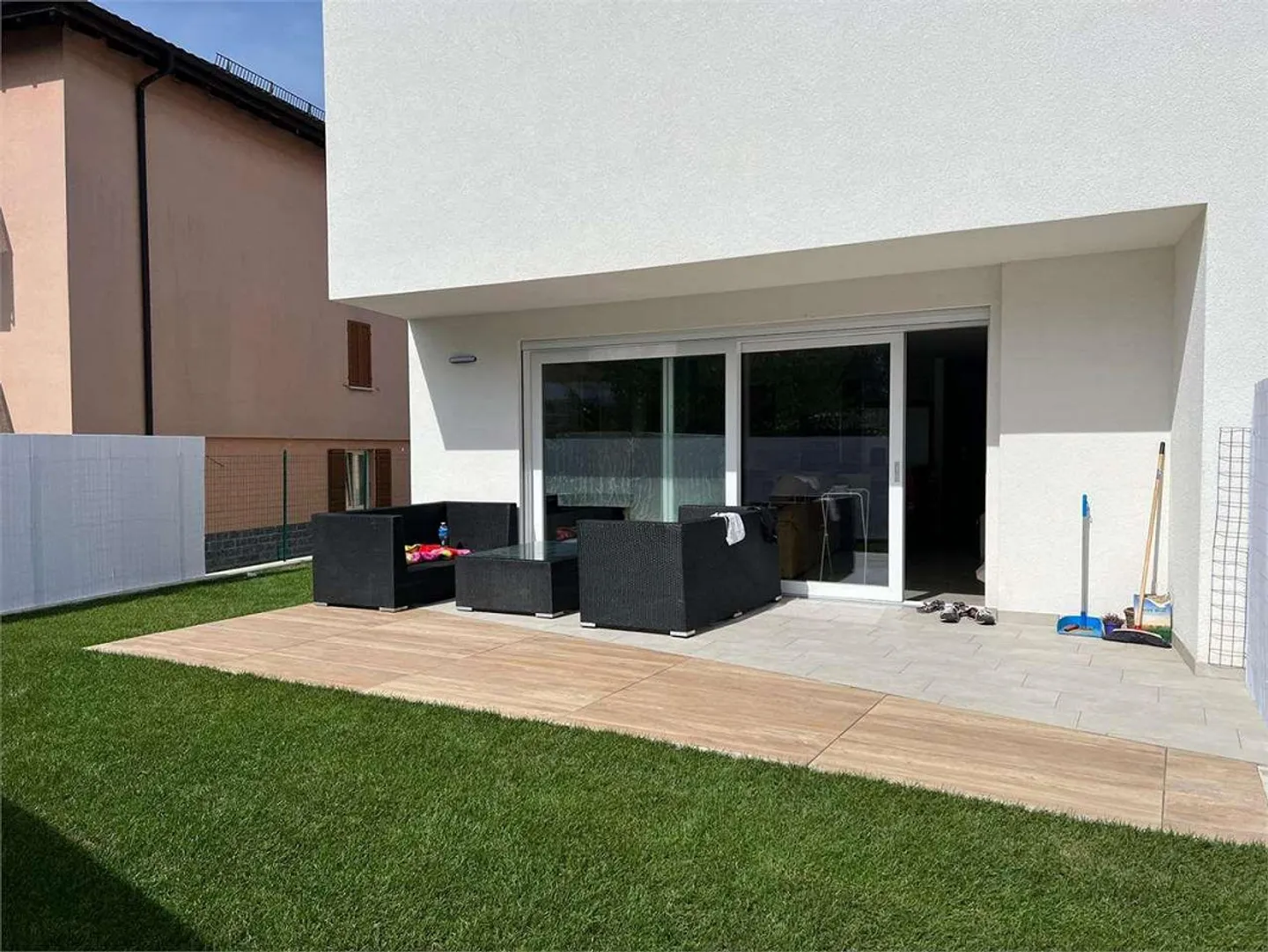 Villa contigua di nuova costruzione (2023) a Balerna - contesto esclus - Photo 1 of 8