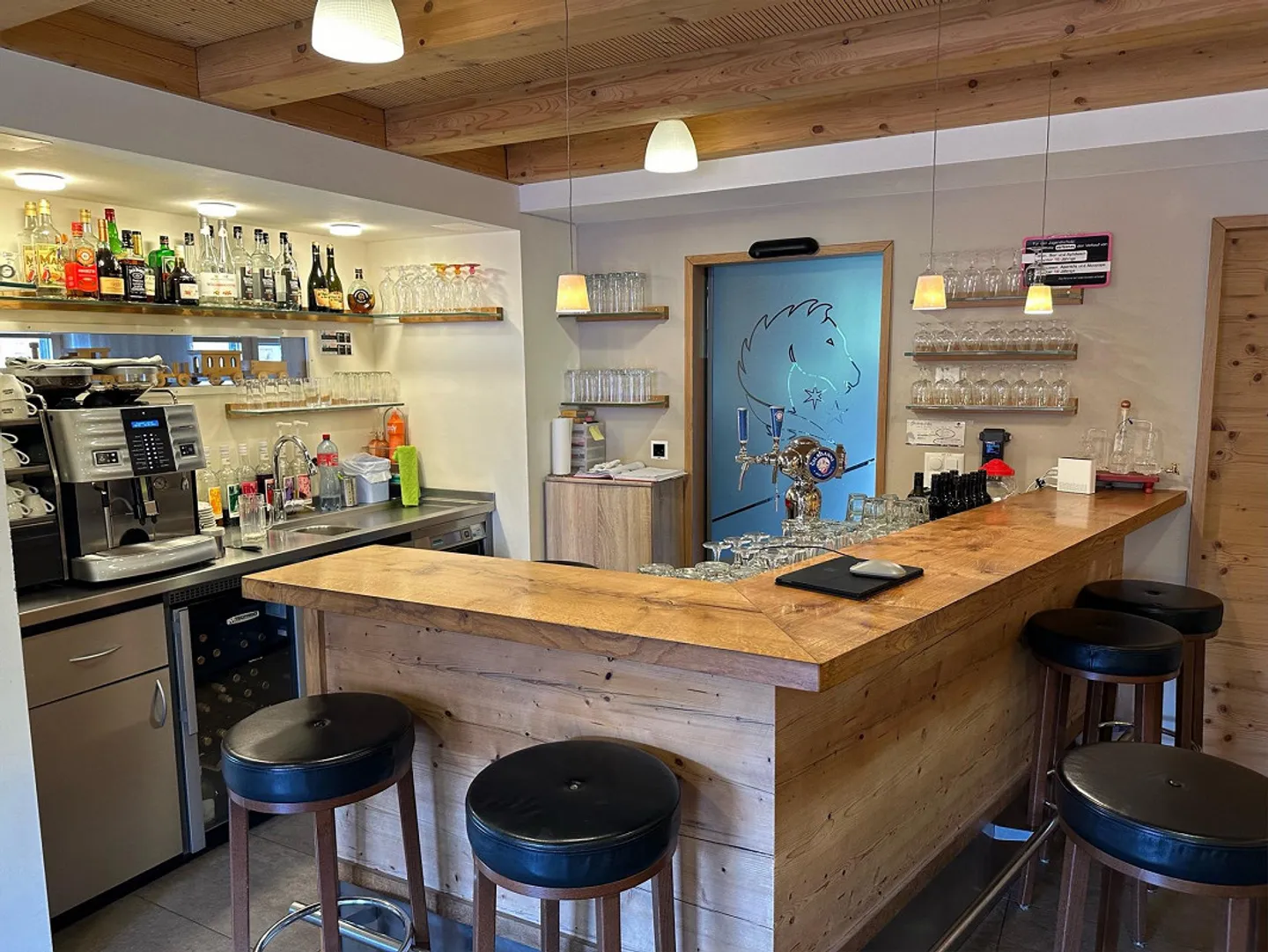 Restaurant with apartment at 1,090 m above sea level in Valais for sale! - Photo 8 of 14