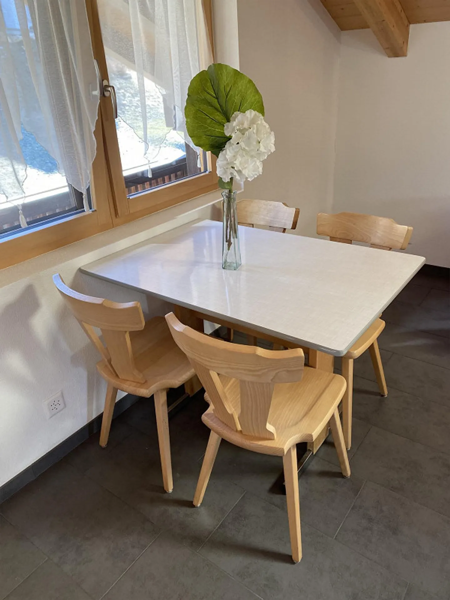 Restaurant with apartment at 1,090 m above sea level in Valais for sale! - Photo 10 of 14