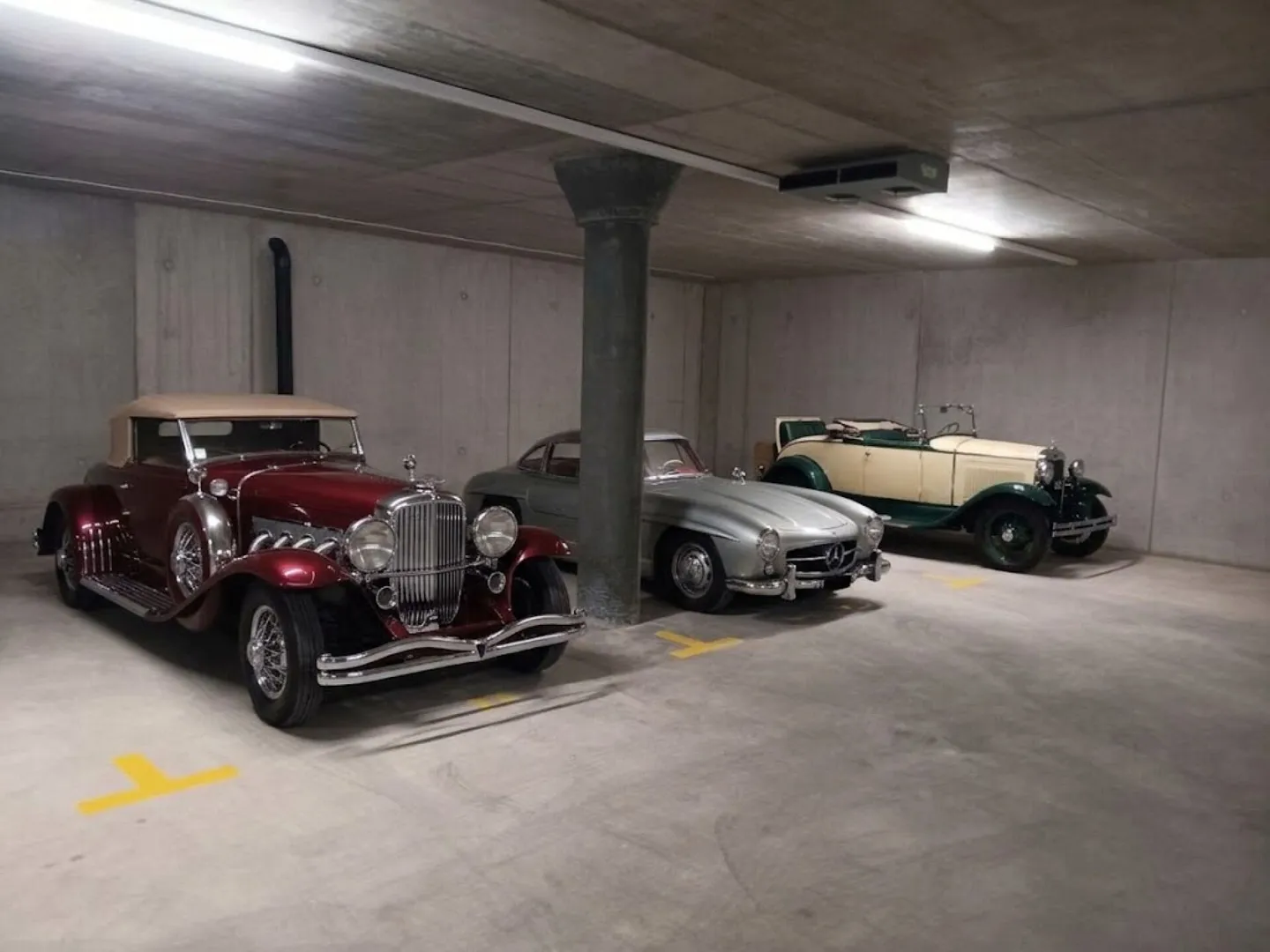 For rent: Separate parking garage area with 8 spaces. - Photo 1 of 8