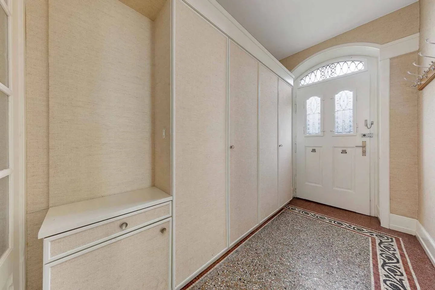 Extraordinary Haussmann Apartment of 155m2 with Garden. - Photo 9 of 12