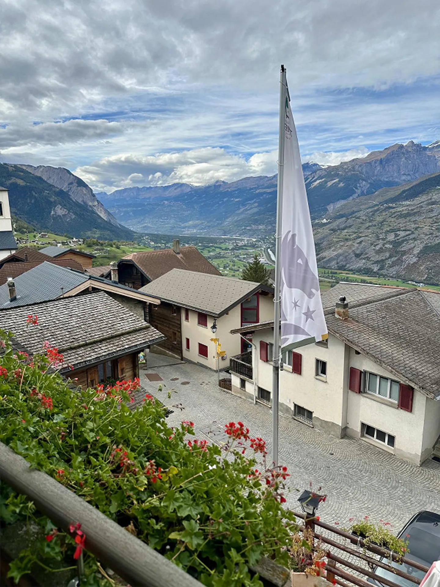 Restaurant with apartment at 1,090 m above sea level in Valais for sale! - Photo 14 of 14