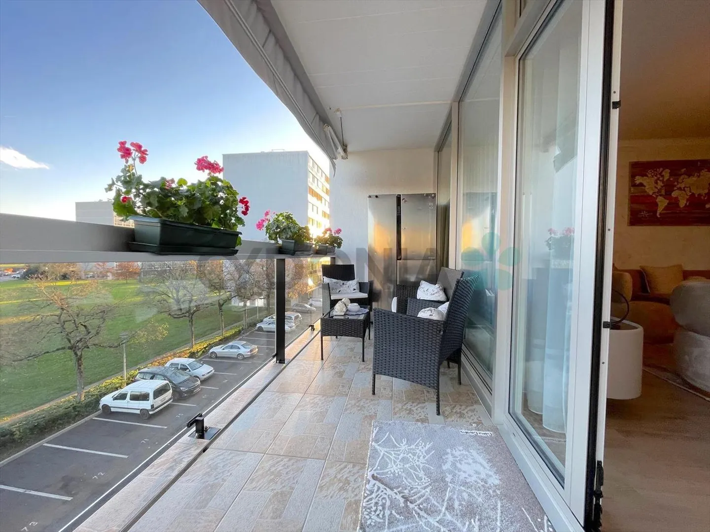 Beautiful renovated 4.5-room apartment in Meyrin - Photo 2 of 9