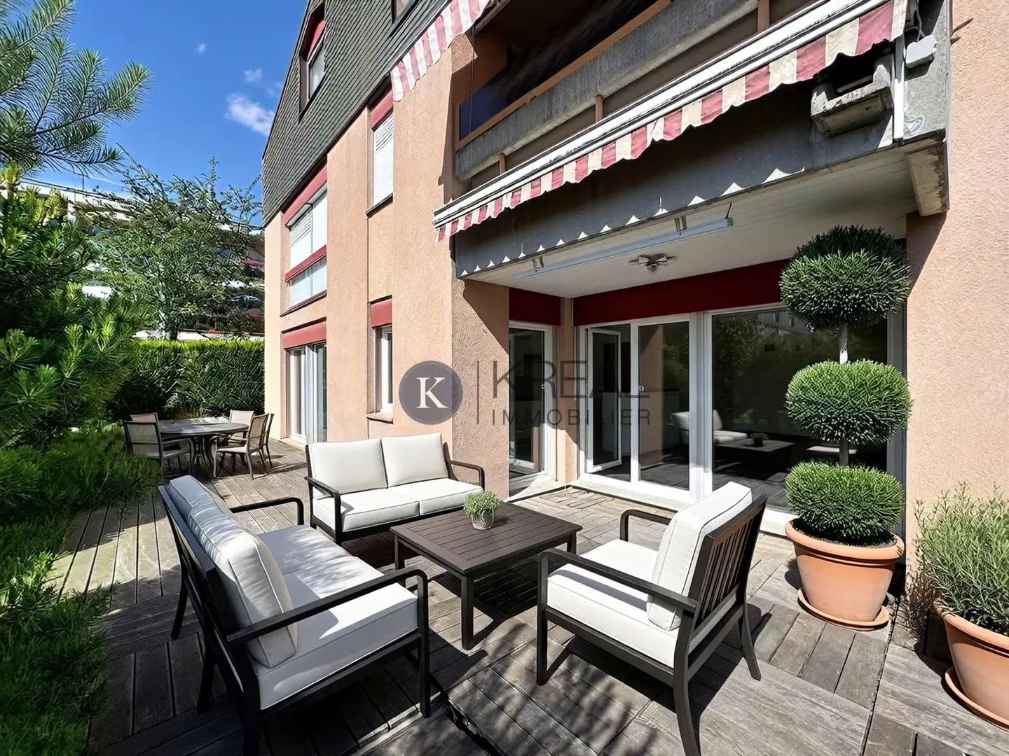 Appartement spacieux avec potentiel et espaces extérieurs uniques - Photo 1 sur 8