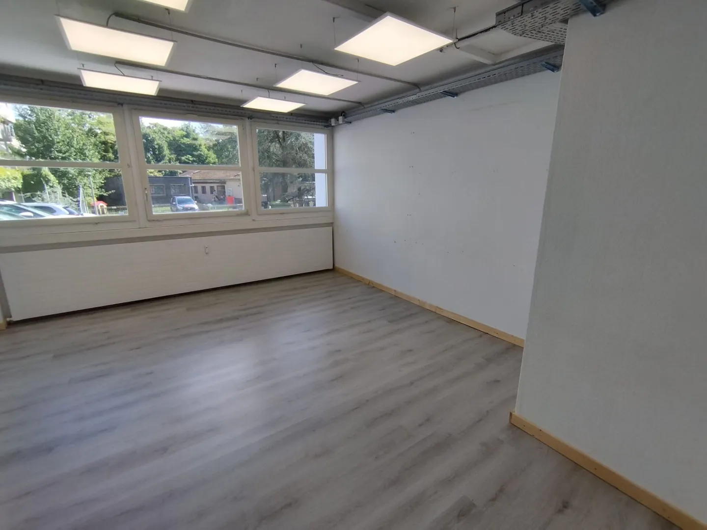 Commerciale/Ufficio/Magazzino a Binningen - Foto 10 di 17